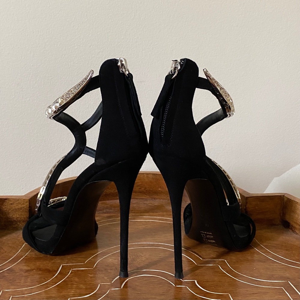 Giuseppe Zanotti Alien Black Crystal Sandal Size US9 / IT39 - Picture 15 of 16